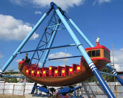 Beston-Thrill-Pirate-Ship-Ride