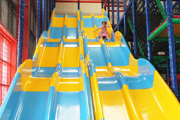 Indoor playground slides 